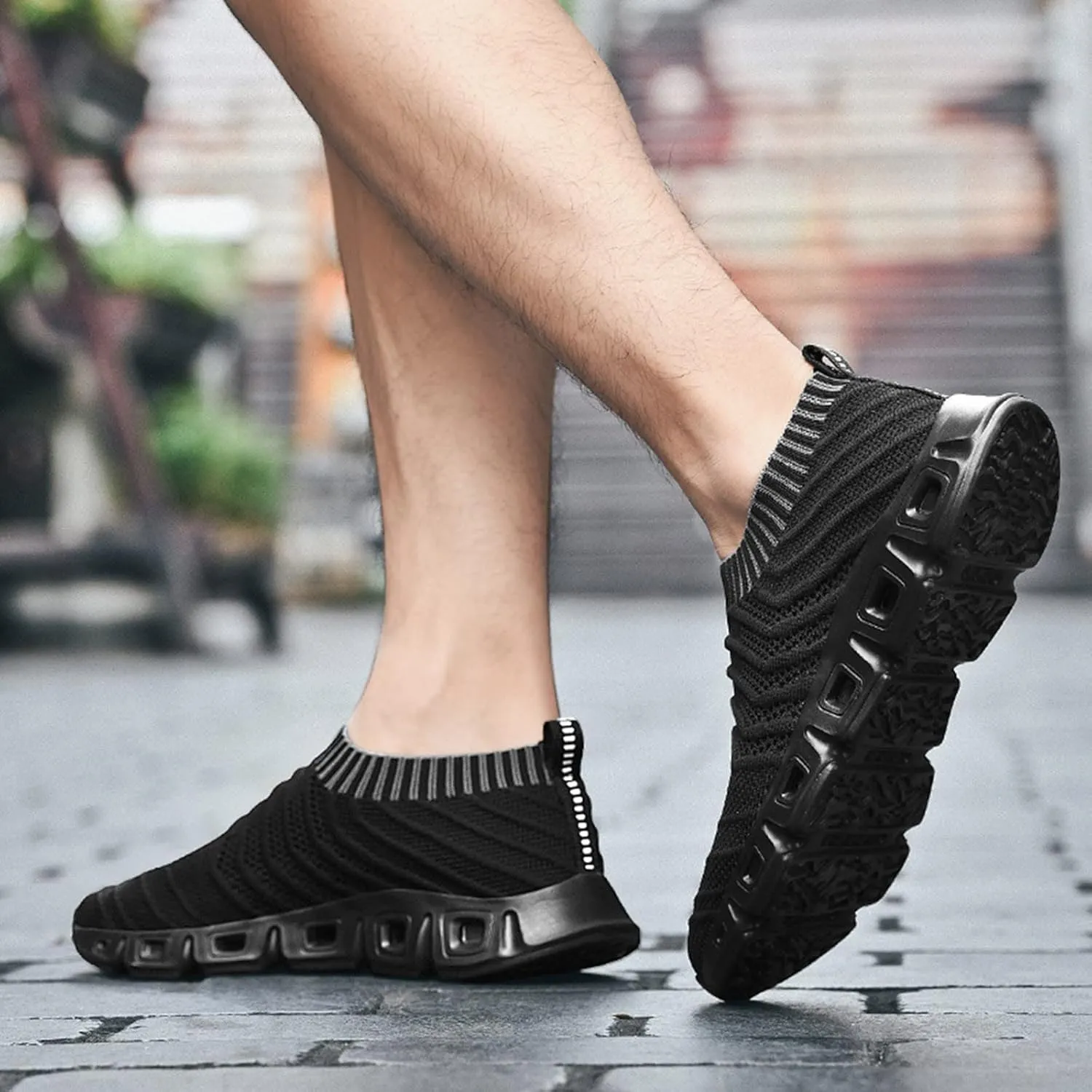 2025 New Men's Hollow Flying Woven Lightweight Breathable Comfortable Decompression Fashion Sneaker Booties for Men
