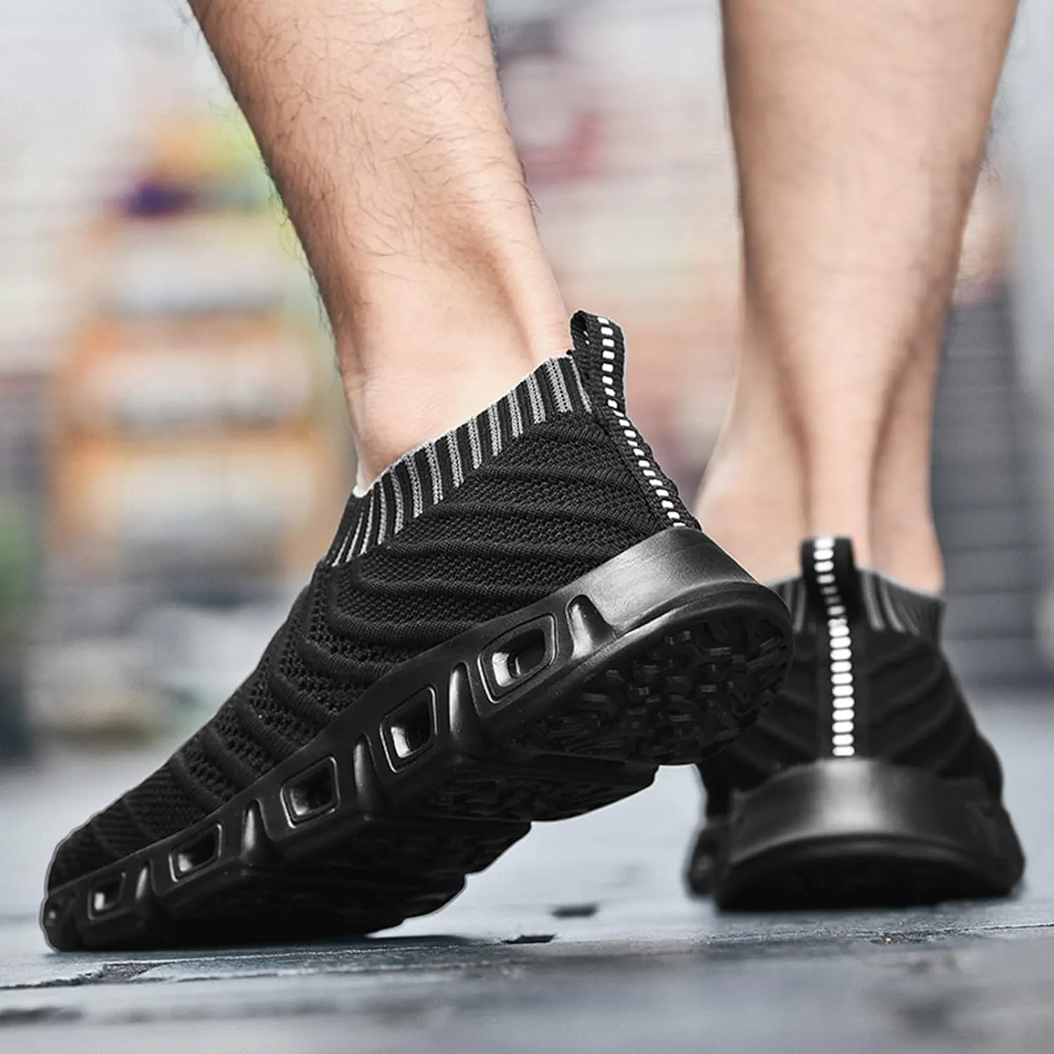 2025 New Men's Hollow Flying Woven Lightweight Breathable Comfortable Decompression Fashion Sneaker Booties for Men