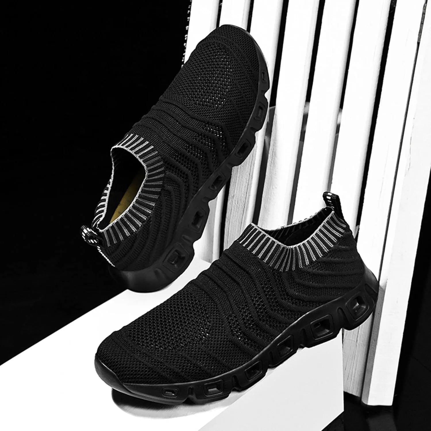 2025 New Men's Hollow Flying Woven Lightweight Breathable Comfortable Decompression Fashion Sneaker Booties for Men