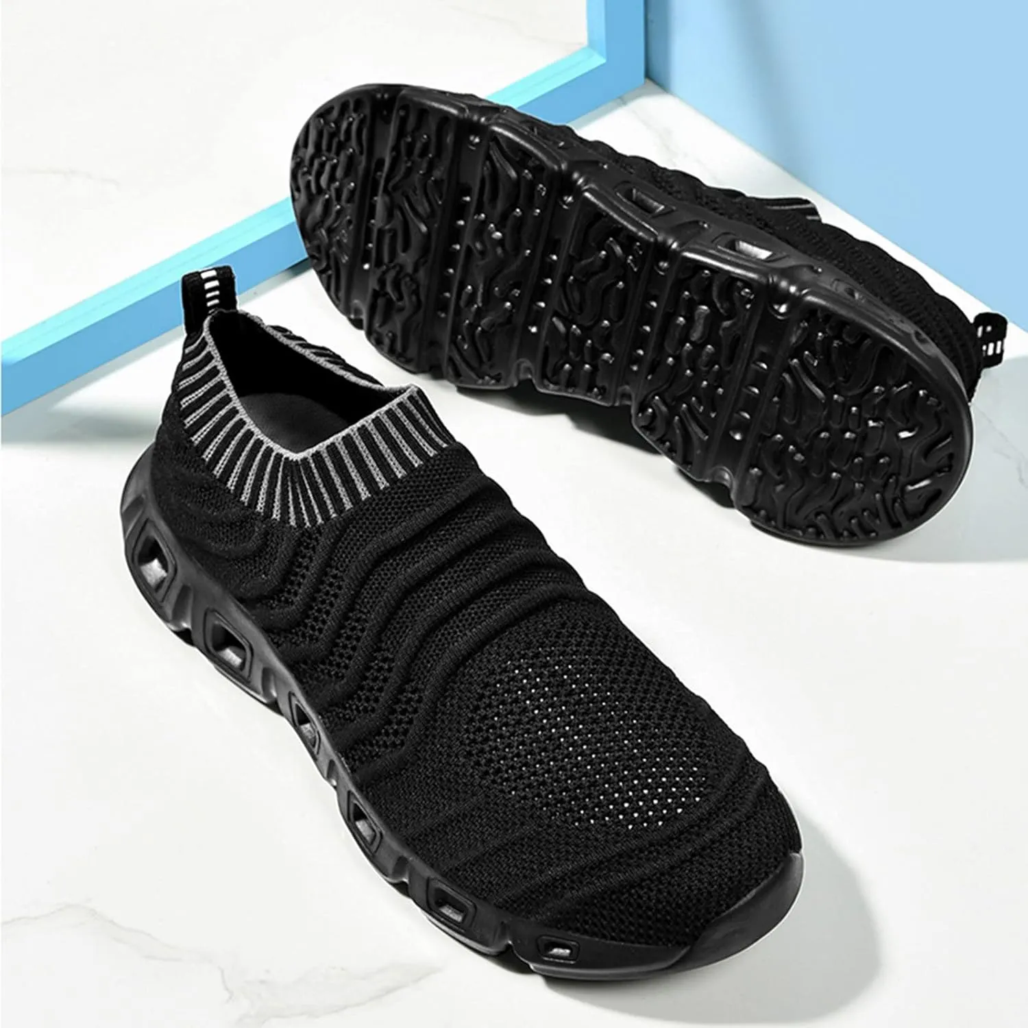 2025 New Men's Hollow Flying Woven Lightweight Breathable Comfortable Decompression Fashion Sneaker Booties for Men