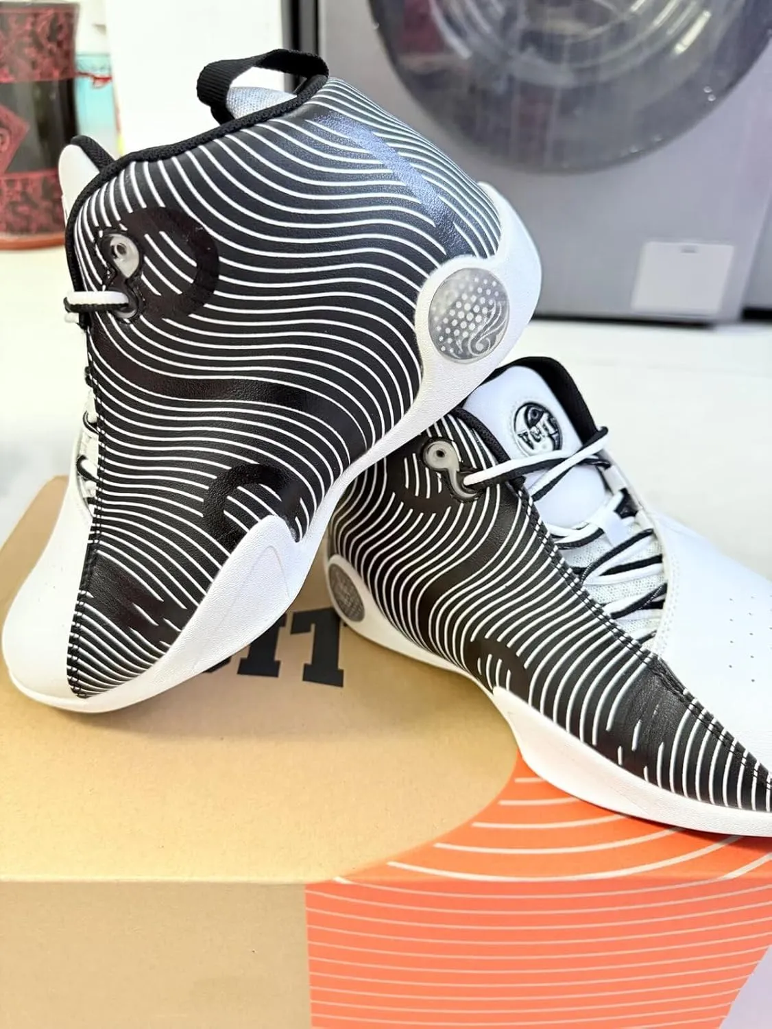 High-top Basketball Shoes Leather Surface Sports Shoes