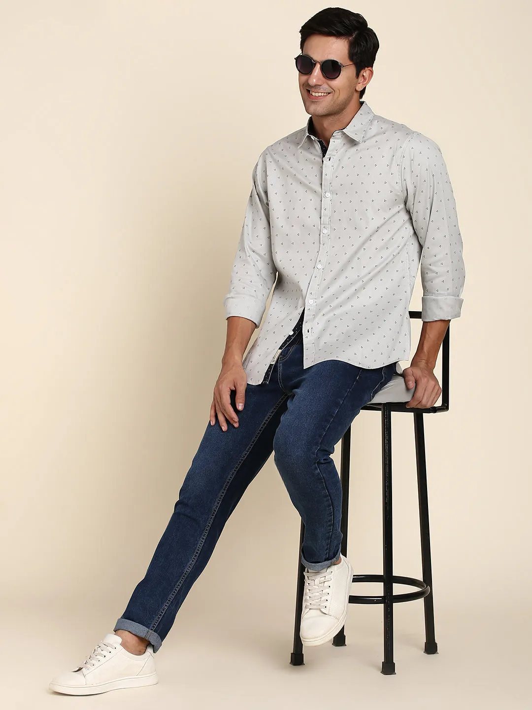 Men's Slim Fit Grey Abstract Print Spread Collar & Full Sleeves Casual Shirt