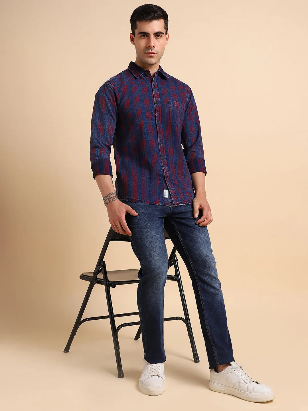 Men's Spread Collar Regular Fit Vertical Stripes Red Casual Shirt