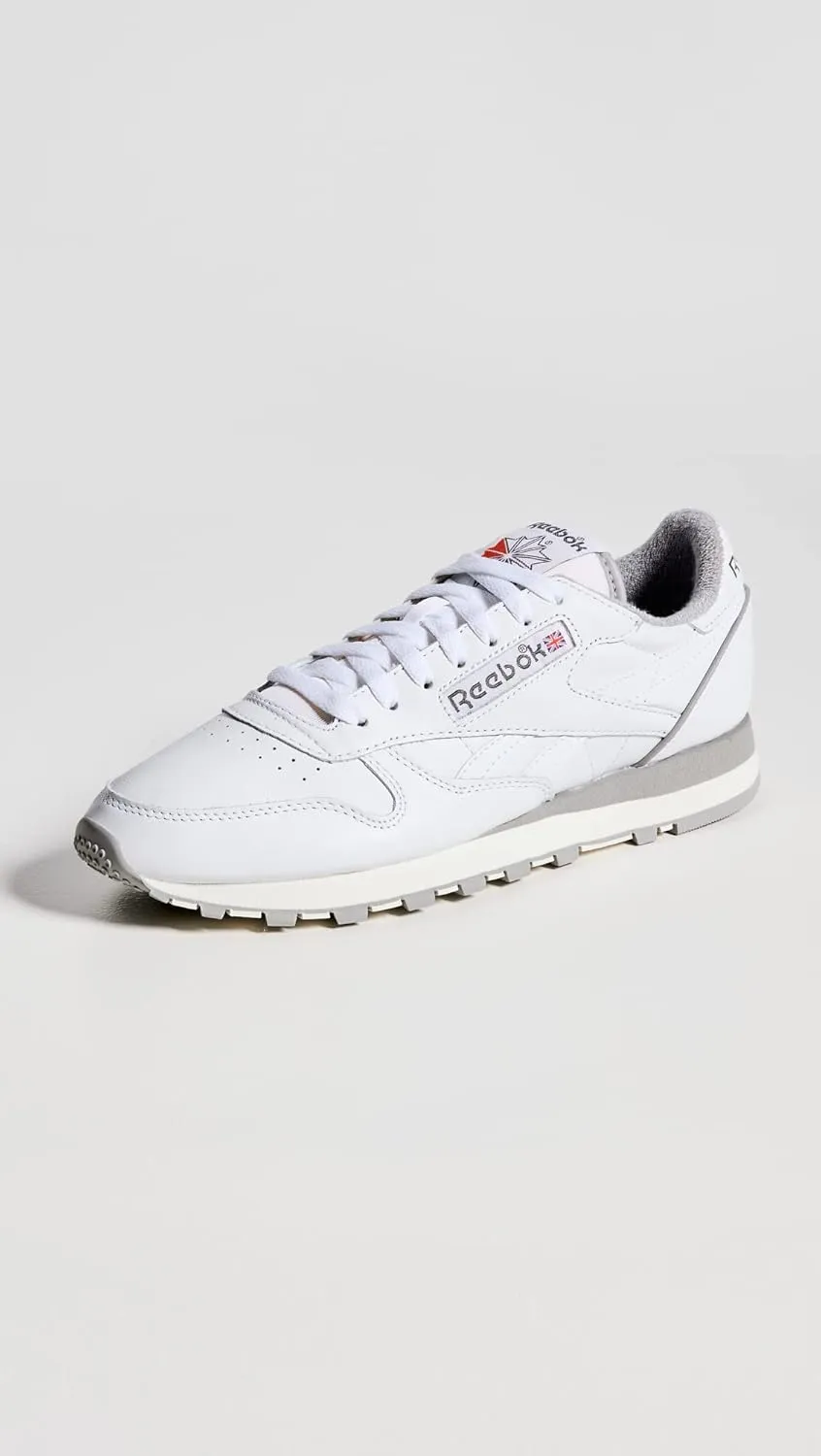 Reebok Unisex-Adult Classic Leather V1 Sneaker