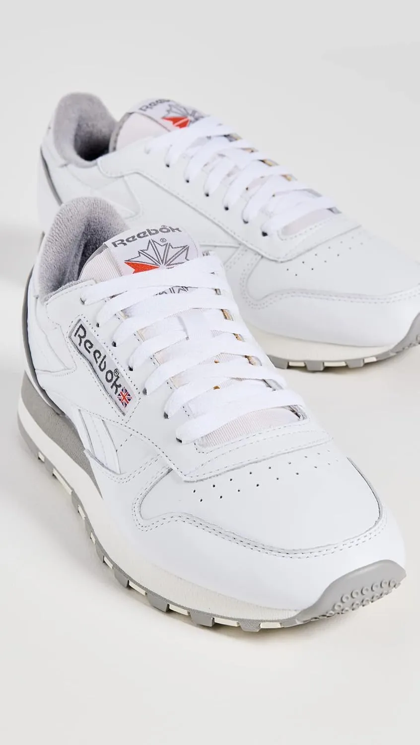 Reebok Unisex-Adult Classic Leather V1 Sneaker