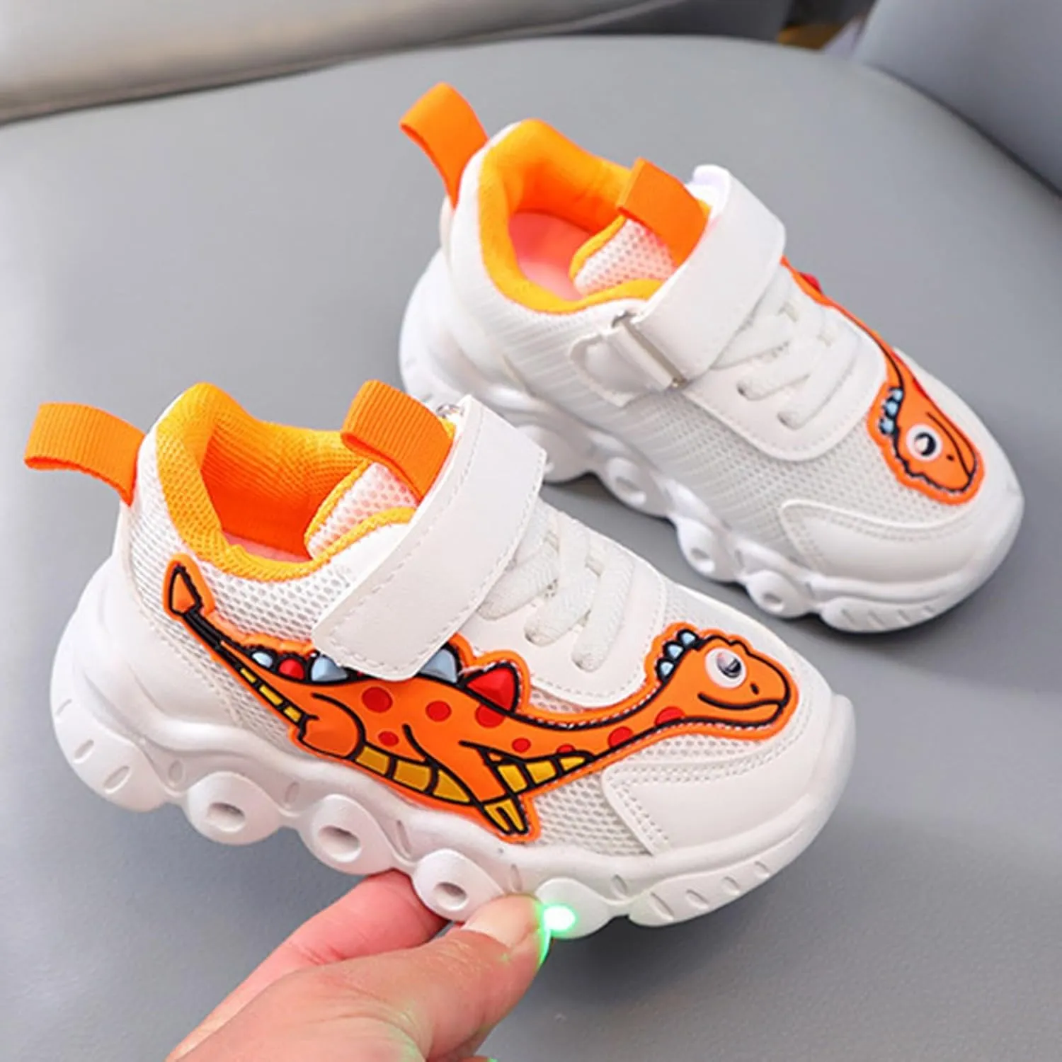 Sneakers for Girls Light Up Breathable Running Cute Shoes Boys Sneakers Anti-Slip Lace Up Girls Walking Sports Shoes