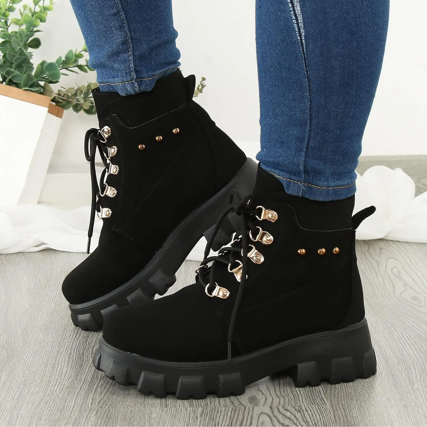Womens Boots Fashion Casual Solid Color Lace Up Round Toe Boots for Women Lug Sole Non Slip Cozy Ankle Boots